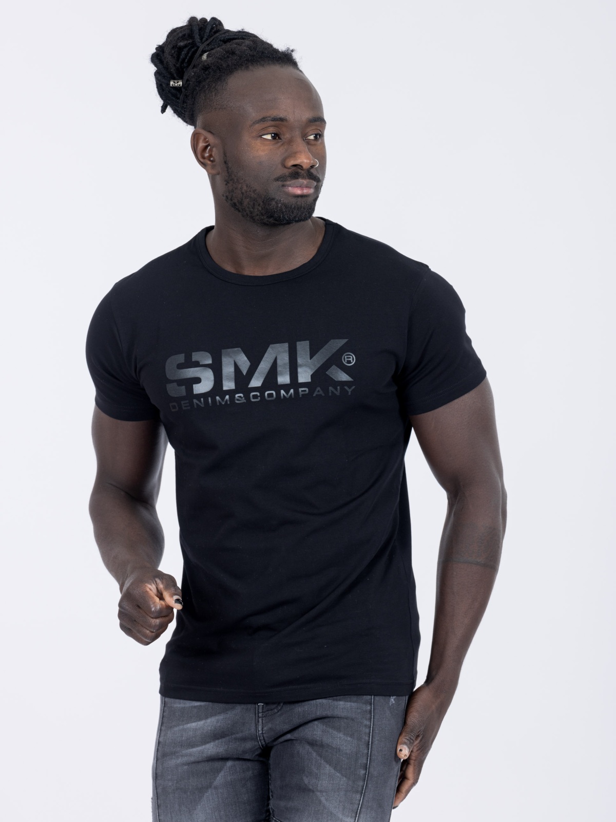 T-SHIRT SMK PRETA LOGO PR